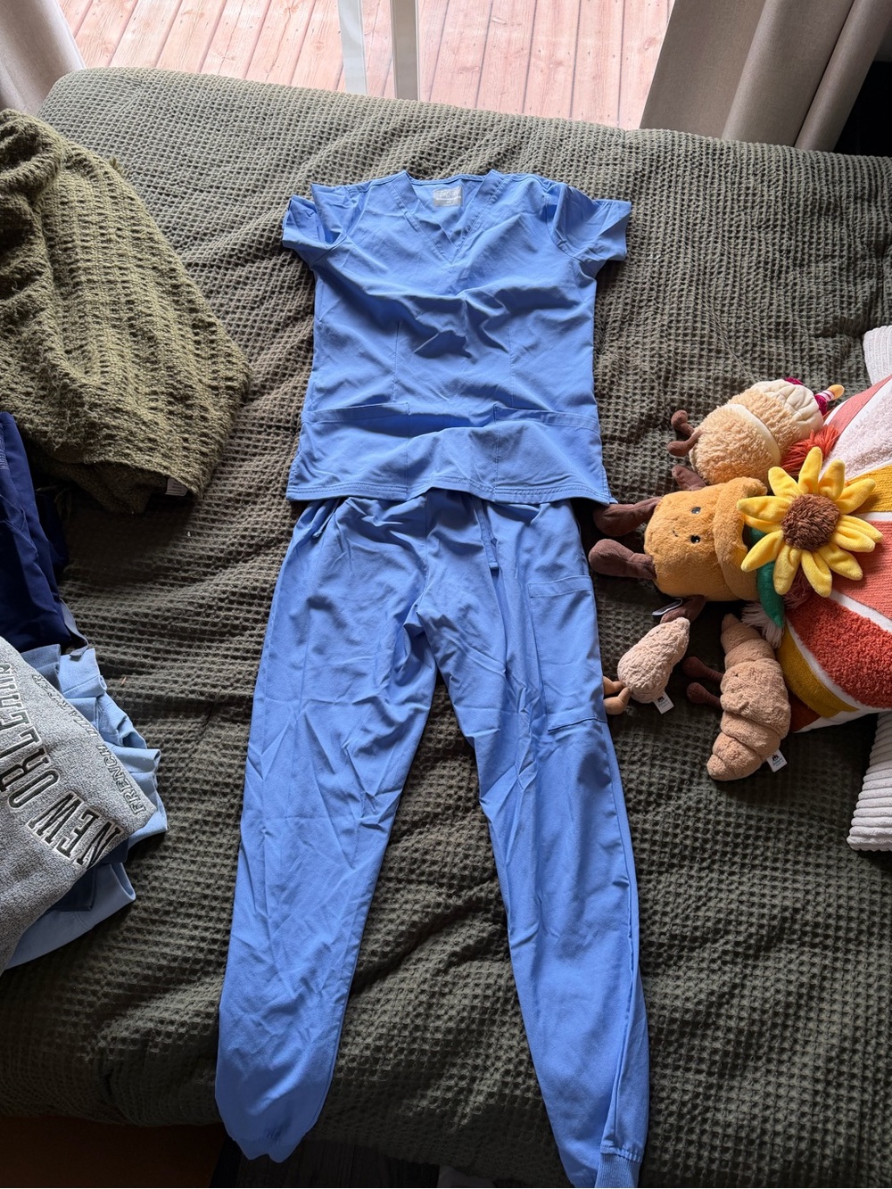 Tafford Light Blue Medical Scrub Set - V‑Neck Top & Jogger Pants
